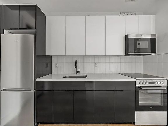 2nd image of 1042 President St #2F