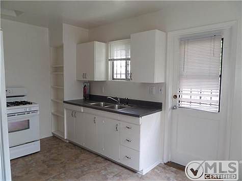2nd image of 3112 Hugo St #B