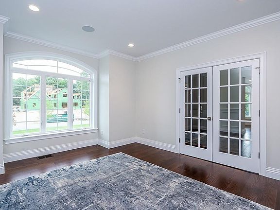 5th image of 30 Hedgerow Ln