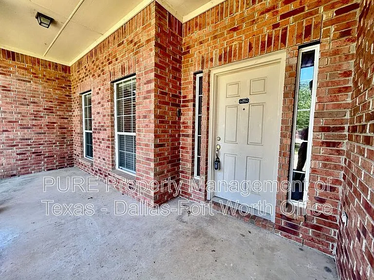 629 Madeline Ct — Photo 3