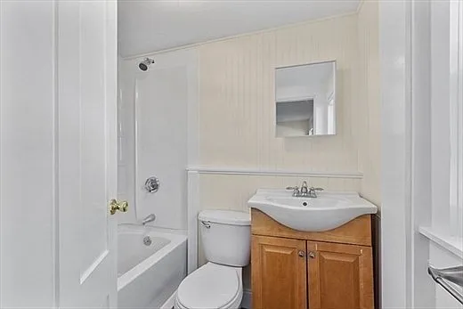 8 Main St #2-R — Photo 6