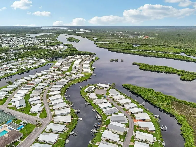 106 Lazy River Rd — Photo 46