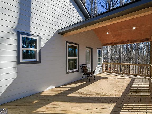 4th image of 1020 Riverbend