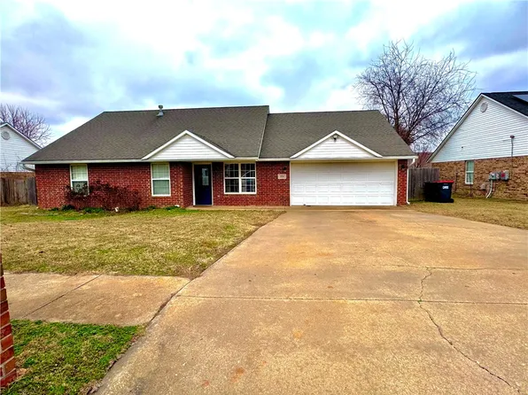 334 Jeanne Dr, Springdale, AR 72764