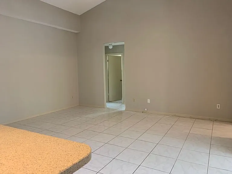1098 Elmsford St NW — Photo 12