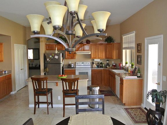 4th image of 744 W Indigo Dr