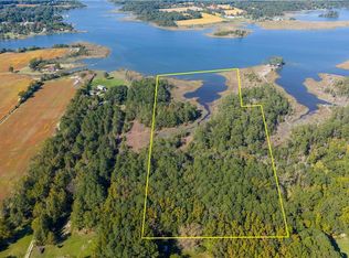 25 Glass Rd, Hayes, VA 23072