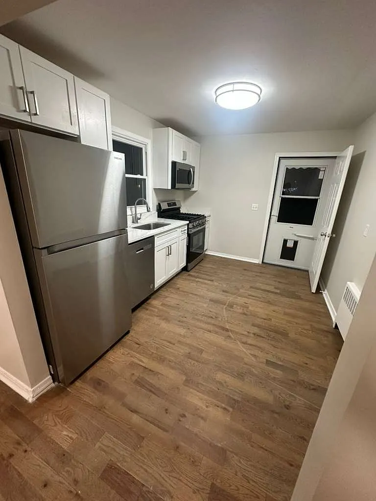 2 bed, 800 sqft, $2,350 — Photo 4