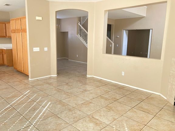 5th image of 15248 Sunbeam Ct