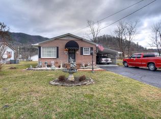 129 Dennis Cove Rd, Hampton, TN 37658