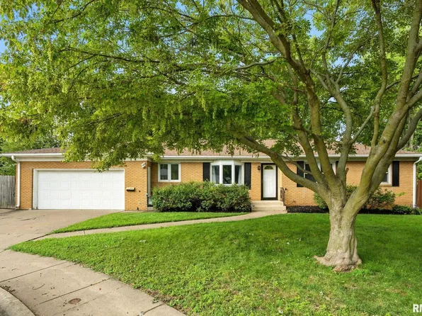 1804 15 1/2 Street Ct, Rock Island, IL 61201