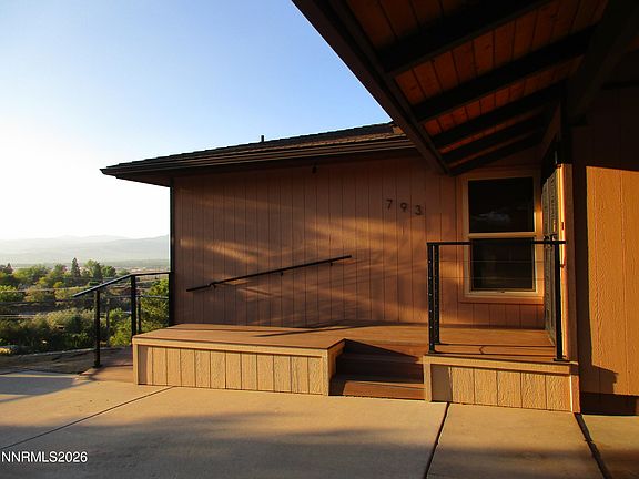 4th image of 793 N Sutro Ter