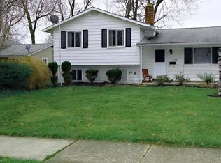 336 Waterbury Dr, Eastlake, OH 44095