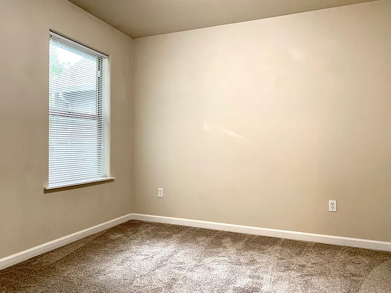 4054 Aden Pl NE — Photo 16