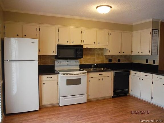 5th image of 1208 E Franklin Blvd
