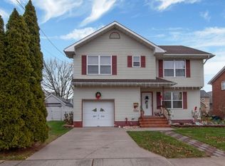 129 S 10th Ave, Manville, NJ 08835