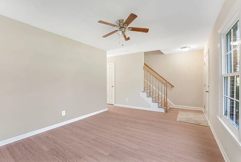 3 bed, 1.5 bath, 1240 sqft, $1,795 — Photo 3