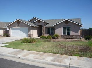 475 Pine St, Parlier, CA 93648