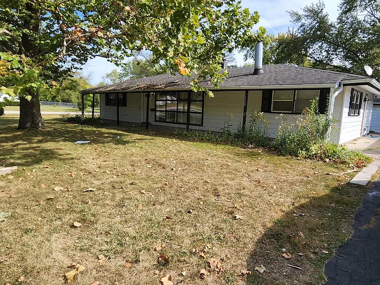 18801 Loretto Ln — Photo 2