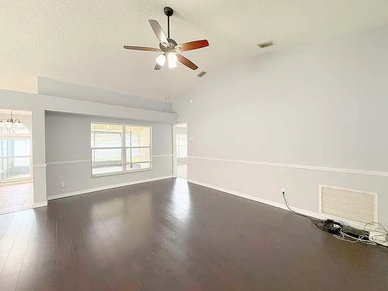 1118 Hardwood Dr — Photo 19