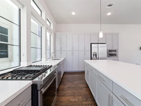 5648 Darling St, Houston, TX 77007