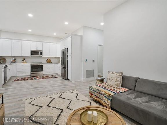 4th image of 10200 Lombardy Dr #10200
