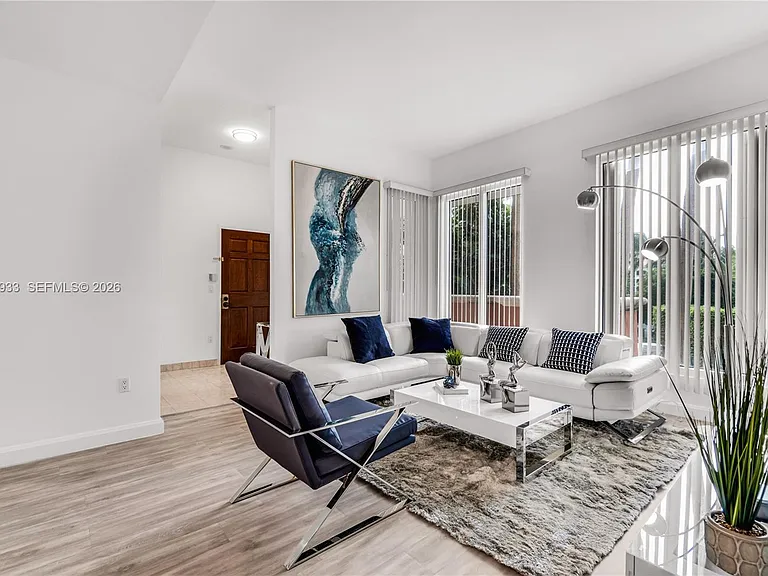 785 Crandon Blvd #106 — Photo 3