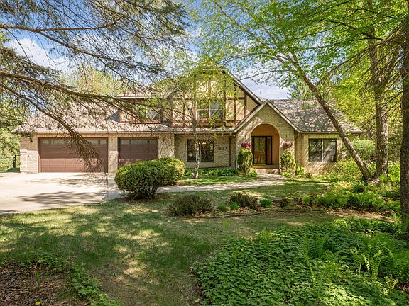 2nd image of 1937 Sagewood Ct NW