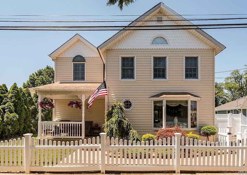 1st image of 2302 Smith Ln