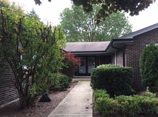 2845 Floral Dr, Northbrook, IL