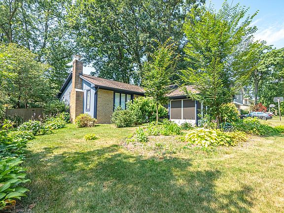 3rd image of 409 Liberty Ln