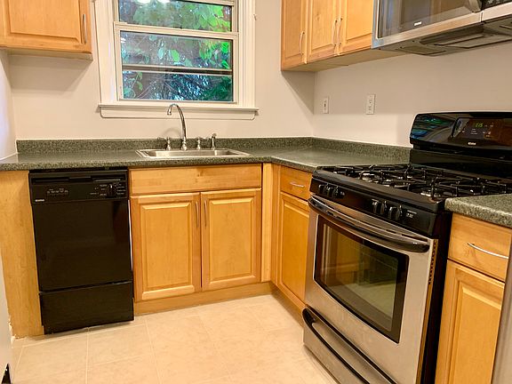 5th image of 101 N Broadway APT 2E2