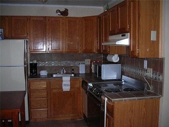 2nd image of 1940 Prospector Ave Fl 1ST