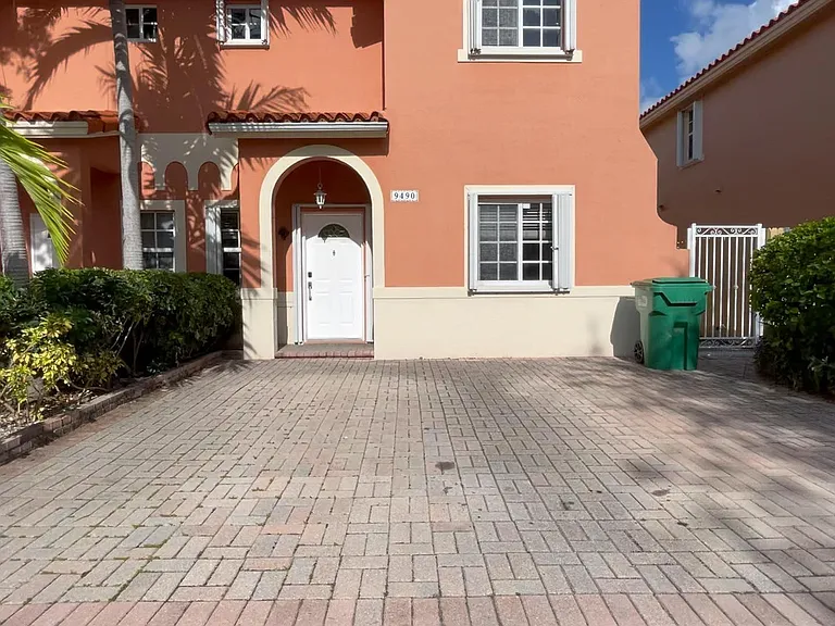 9490 SW 77th Pl — Photo 31