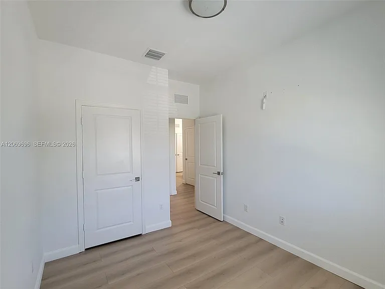 1107 NW 40th Ter #1107 — Photo 24