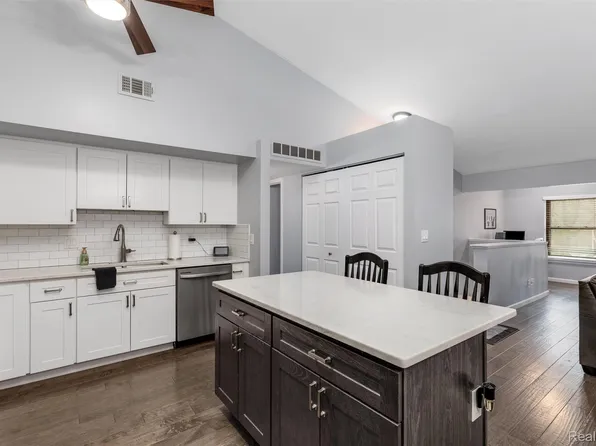 19567 Northridge Dr, Northville, MI 48167