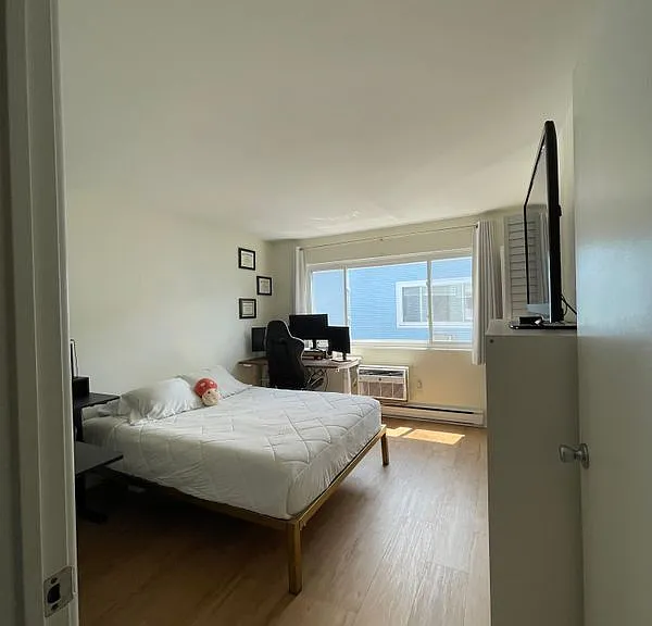 13 W Washington Ave #15 — Photo 1