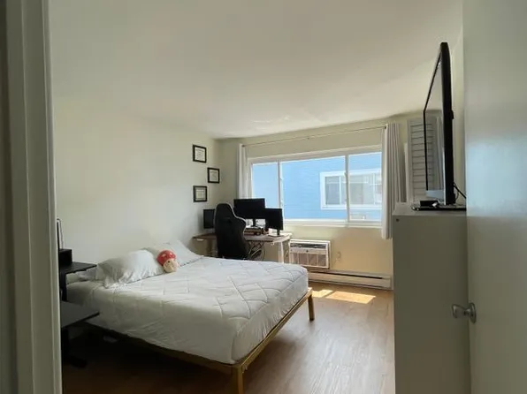 13 W Washington Ave APT 15, Stamford, CT 06902