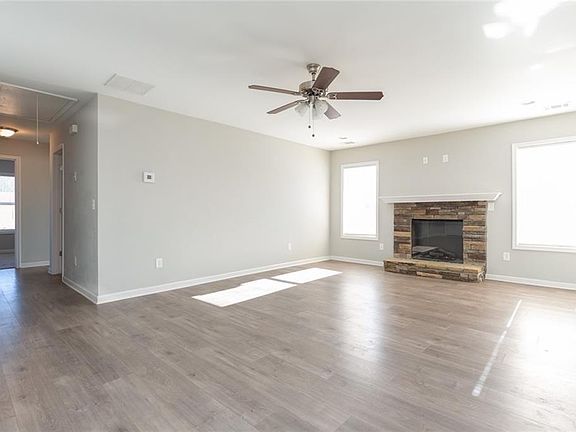 5th image of 82 Gray Field Ct