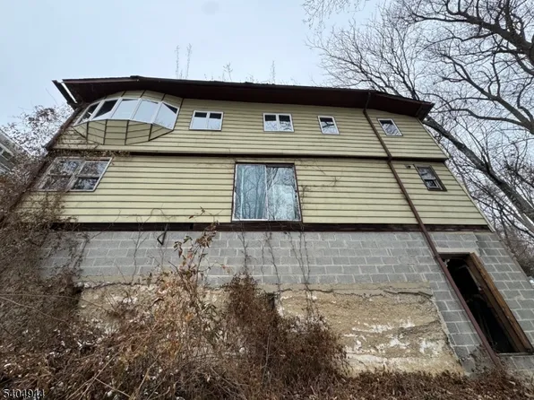 167 Lakeside Dr W, Liberty Twp., NJ 07823