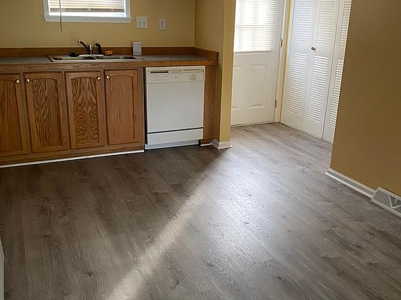 Eat in kitchen, Washer & Dryer behind bifold doors