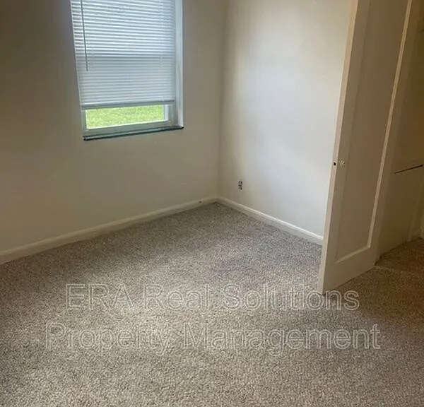 47 N Hampton Rd #B — Photo 7