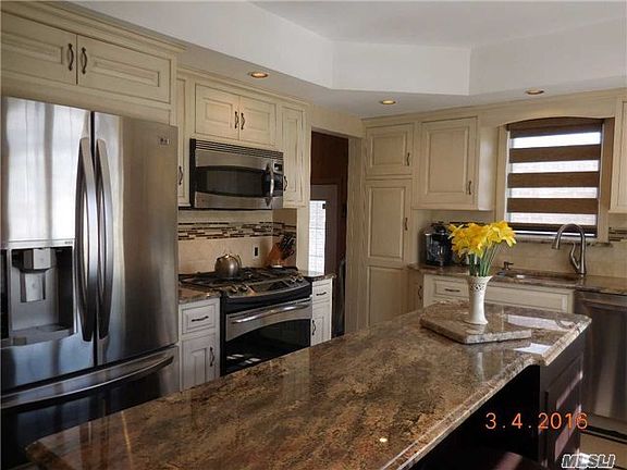 4th image of 54 Wilton St