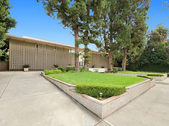 4th image of 720 S Orange Grove Blvd APT 7A