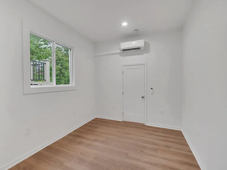 305 S 14th St #1 — Photo 3