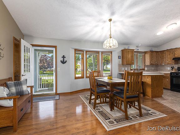 2nd image of 6738 City View Dr