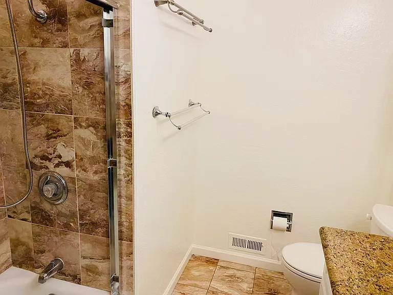 21946 Hyannisport Dr — Photo 14