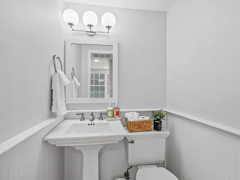 225 C St NE #63 — Photo 13