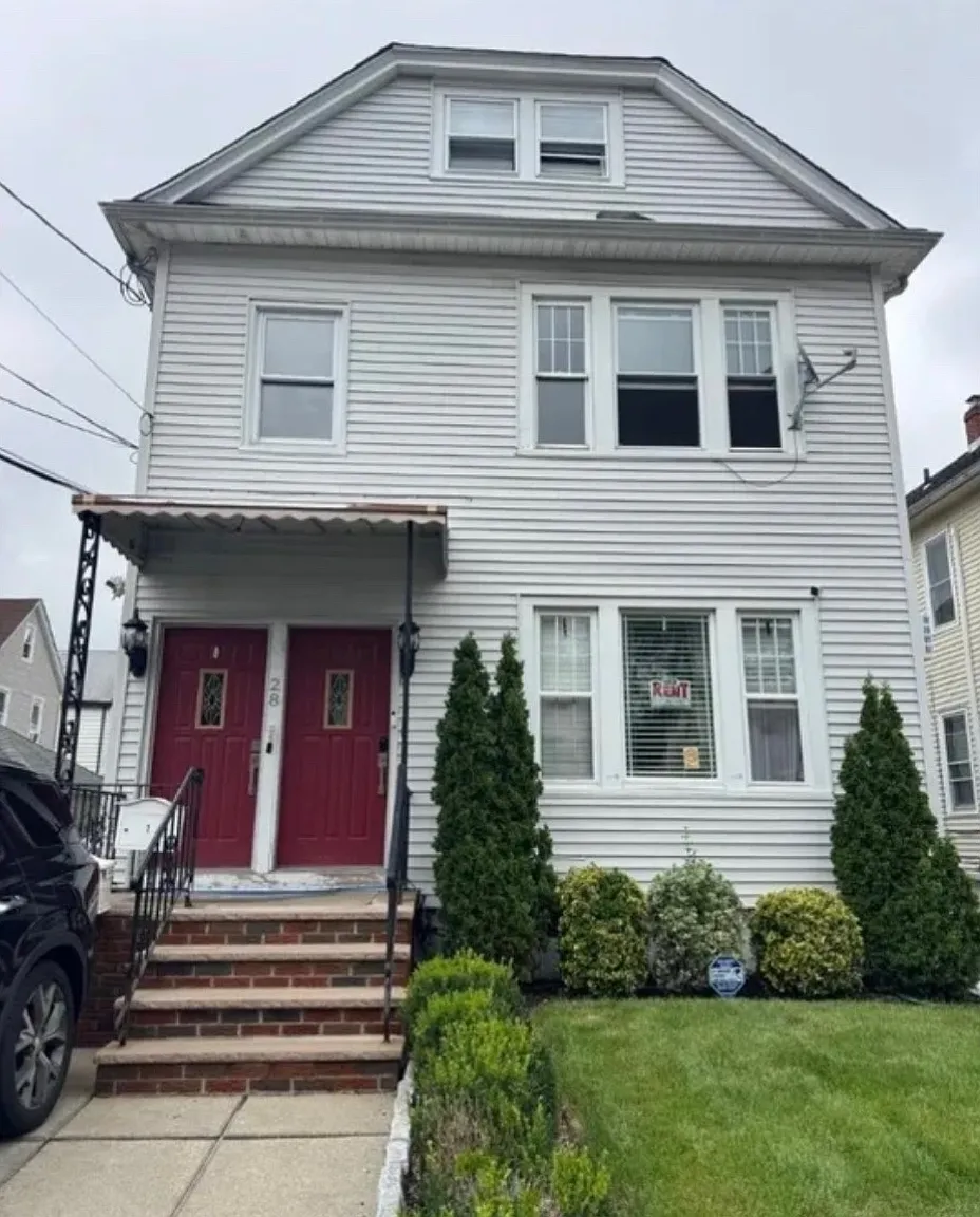 2 bed, 663 sqft, $2,300 — Photo 1