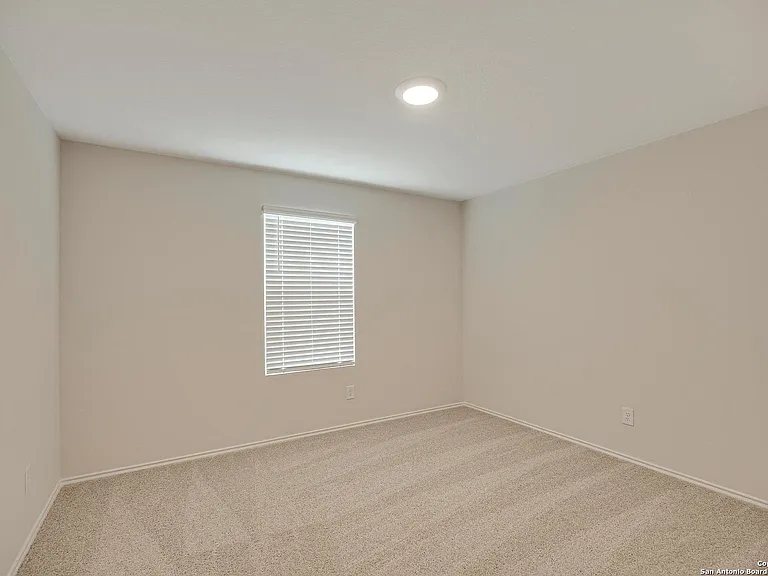 728 Armadillo Dr — Photo 22